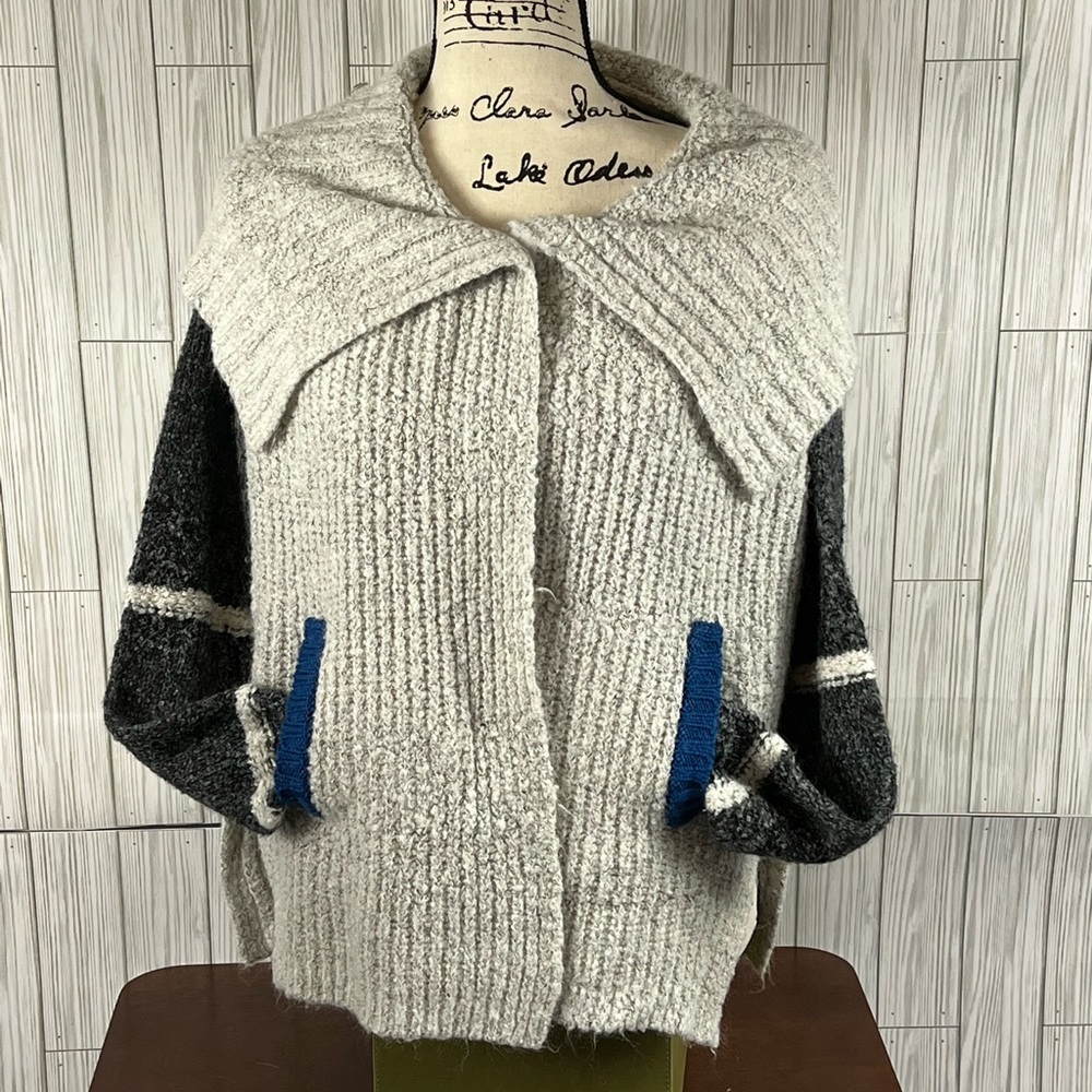 Curio New York Cardigan - Picture 2 of 8